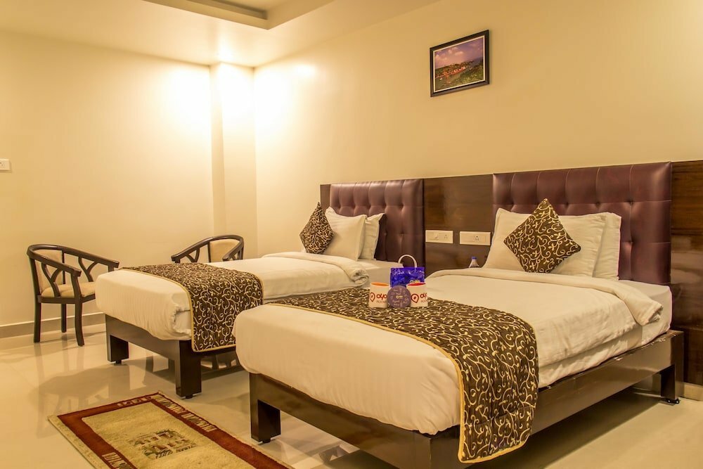 OYO 1302 Hotel Green Apple