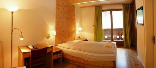 Berghotel Pine, Забронировать Отель Тирес Ega Valley
