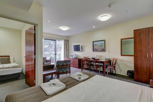 Strath Motel, Book Motel Strathalbyn South Australia