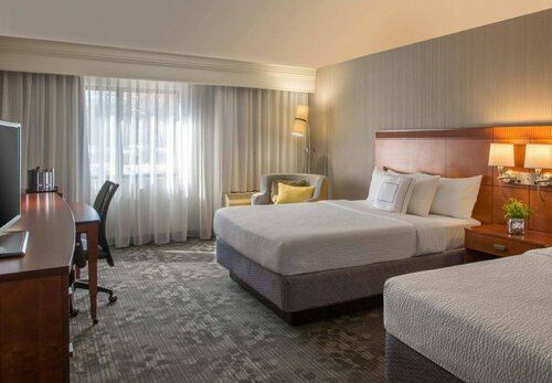 Courtyard Cleveland Beachwood, Забронировать Отель Отели Бичвуд 3 звезды, рядом с Национальный мемориал Дэвида Бергера, 3*