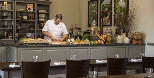 Woodlands Hotel & Suites - A Colonial Williamsburg Hotel, Забронировать Отель Уильямсберг Виргиния, рядом с Wren Building
