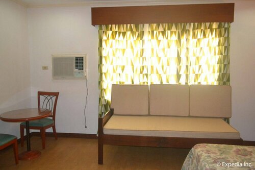 Capital O 740 Bliss Hotel Dau, Book Hotel Mabalacat Pampanga
