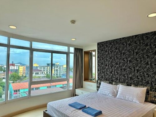 The Beach Bangsaen by Thanthita next to Wonnapa beach FREE DISNEY PLUS, Забронировать Апартаменты/квартира Бангсэн Чонбури