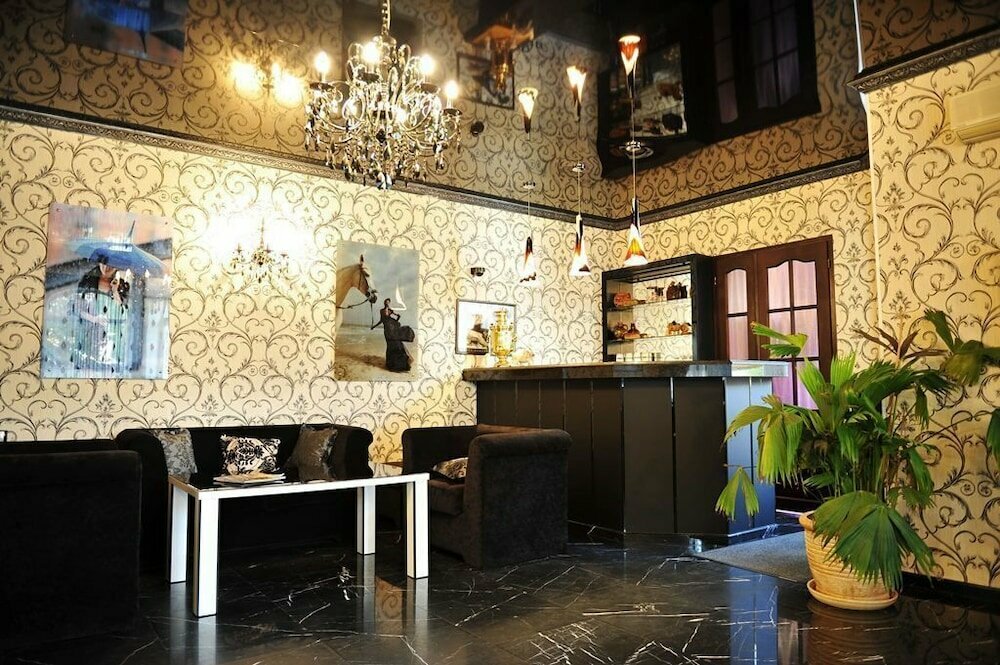 Diplomat Hotel