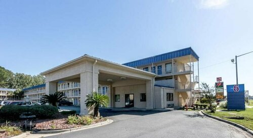 Motel 6-Pooler, GA - Savannah Airport, Prenota Motel Hotel a Georgia con parcheggio, Parcheggio