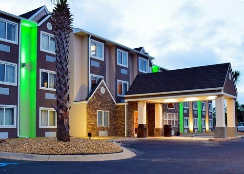Quality Inn & Suites, Забронировать Отель Отели и гостиницы Орри, Отель