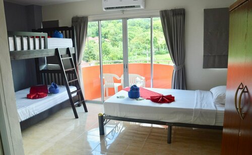 Living Room Guesthouse, Забронировать Отель Ао-Нанг-Бич провинция Краби, рядом с Пляж Ao Пхра Нанг
