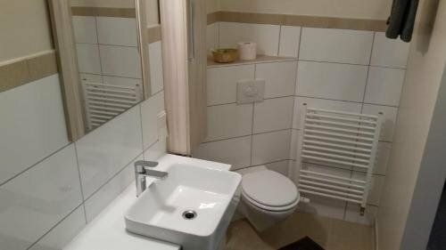 Hotel Deutsches Haus Francop, Rezervați Hotel Hamburg Mitte Hamburg