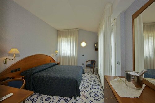 Hotel Parco, Забронировать Отель Отели Побережья Сорренто с парковкой, Парковка