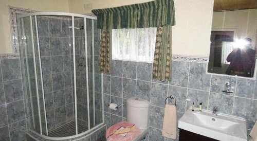Parrot Lodge, Reservar Casa de férias Hotéis em Bulawayo com pequeno-almoço, Café da manhã