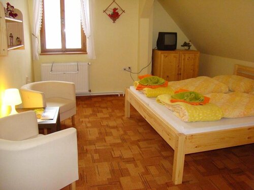 Modrý pension, Book Hotel Hoteller i Liberec Region med parkering, Parkering