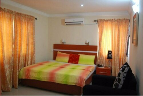 Anjiez Royal Suite, Prenota Hotel Hotel a Lagos con parcheggio, Parcheggio