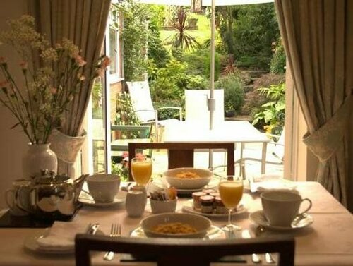 The Glastonbury Townhouse B&B, Забронировать Отель Гластонбери Сомерсет
