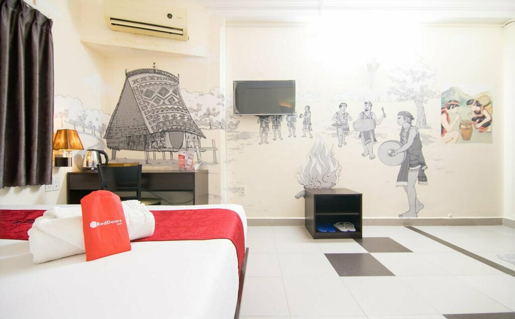 Honey House Hotel by RedDoorz