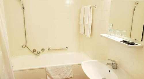 PARKHOTEL Krems, Prenota Hotel Krems an der Donau 