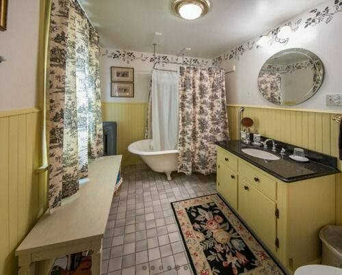 McConnell Inn, Забронировать Отель «постель и завтрак» Омро Висконсин