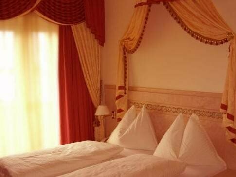 Rumer Hof, Забронировать Отель Отели Рум 4 звезды, 4*