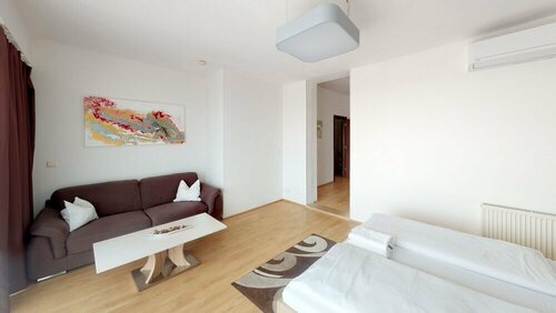 River View Apartments Hotel, Забронировать Апартаменты/квартира Отели Братиславы с парковкой, рядом с Братиславский замок – Град, Парковка