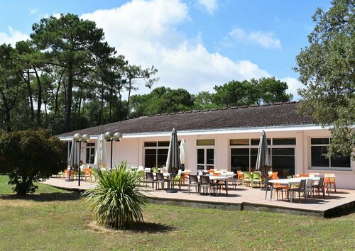 Azureva Longeville-sur-Mer, Забронировать Курортный отель Отели Земель Луары с парковкой, Парковка