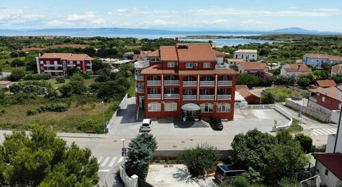Hotel Livadic, Забронировать Отель Отели Лижнян 3 звезды, 3*