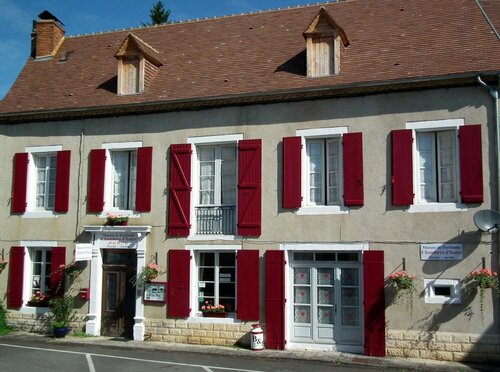 Maison de Fortitude Chambres dhotes, Book Bed and Breakfast Hotels in Lot with a Pool, Swimming Pool