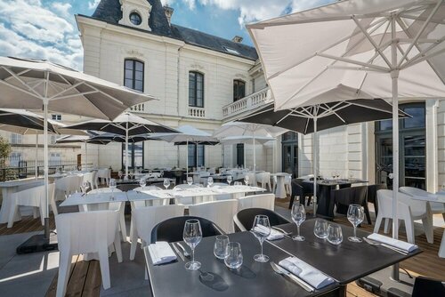 Best Western Premier Hotel de la Cite Royale, Забронировать Отель Отели Лош с парковкой, Парковка