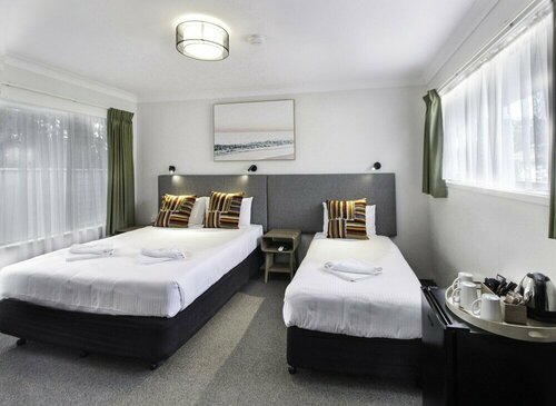 Batemans Bay Hotel, Забронировать Отель Отели в центре Батманс-Бей с завтраком, отели в центре Батманс-Бей с завтраком