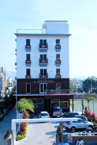 Hotel Spring Hill By OYO Rooms, Забронировать Отель Отели Мумбай с парковкой, Парковка