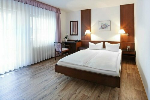 Waldhotel Bächlein, Reservar Hotel Mitwitz Franconian Forest
