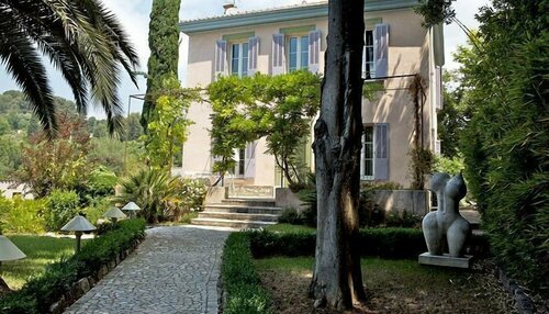Moulin De Mougins, Забронировать Отель Мужен Софиа-Антиполис