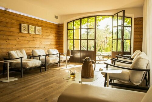 Baumanière, Hôtel Restaurant 5 étoiles Relais & Chateaux, Забронировать Отель Ле-Бо-де-Прованс Альпий