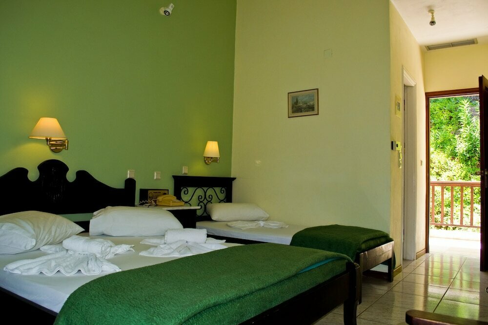 Daphne Hotel