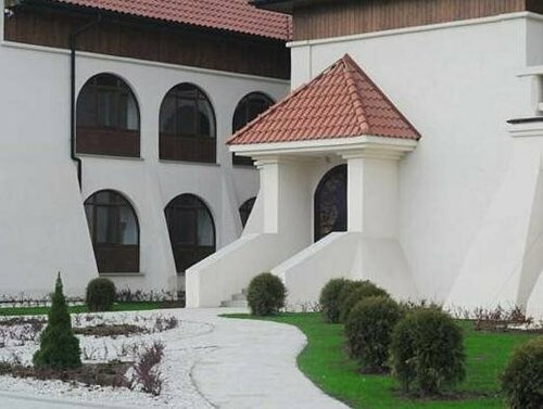 Kasztel, Book Hotel Bochnia Lillepolen