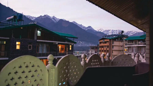 Hotel Radhika Palace Manali, Забронировать Отель Отели Манали с парковкой, Парковка
