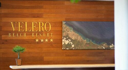 Velero Beach Resort, Забронировать Курортный отель Отели Кабарет с бассейном, Бассейн