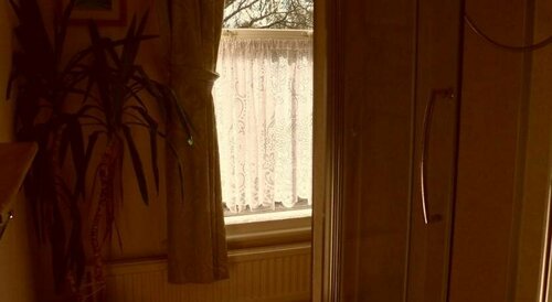 Earlsmere Guesthouse, Забронировать Отель Отели Восточного райдинга Йоркшира с парковкой, Парковка