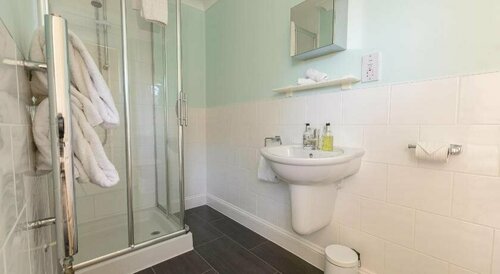 Harwood House B&B, Book Bed and Breakfast Great Dunmow Merseyside