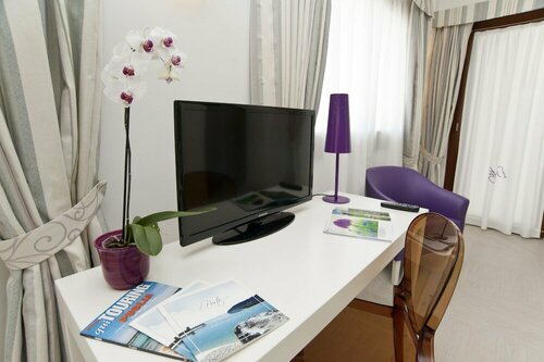 Holiday Lodge al Porto, Varaa Huoneistohotelli Mattinata Foresta Umbra