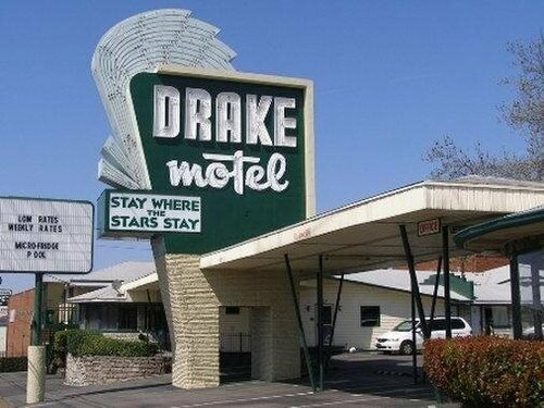 Drake Inn, Забронировать Мотель Отели Теннесси с бассейном, Бассейн