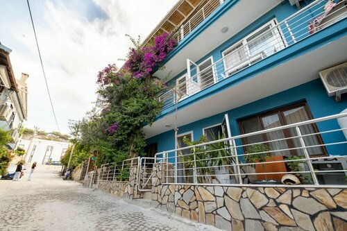 Flowers Pansiyon, Reservar Albergue Albergues em Esmirna, Albergue