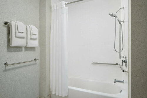 Holiday Inn Express & Suites Brunswick by IHG, Reserva ahora Hotel Hoteles en Brunswick con aparcamiento, Aparcamiento