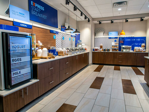 Holiday Inn Express & Suites - Oklahoma City Airport, an IHG Hotel, Prenota Hotel Hotel a Oklahoma con piscina, Piscina