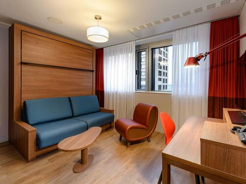 Aparthotel Adagio Frankfurt City Messe, Забронировать Апарт-отель Отели земли Гессена с бассейном, Бассейн