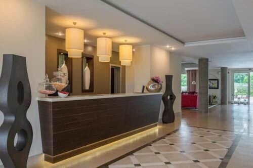 Hotel Nazionale, Забронировать Отель Отели Ломбардии с парковкой, Парковка