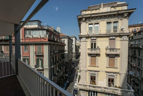 Royal H Umberto I, Napoli Centro, by ClaPa Group, Забронировать Гостевой дом Неаполь Кампания, рядом с Порт Неаполя