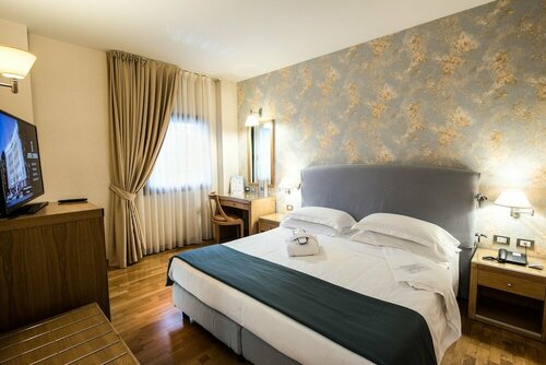 Hotel Touring, Забронировать Отель Отели Карпи 4 звезды, 4*