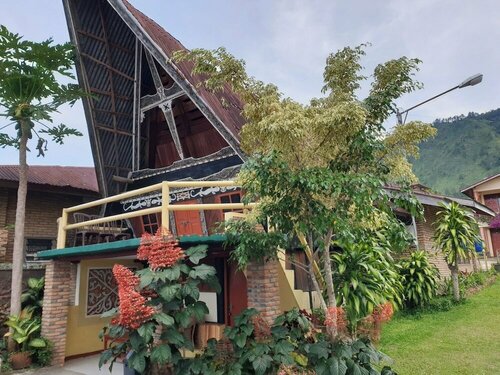 OYO 2208 Thyesza Hotel, Prenota Hotel Unjur Indonesia