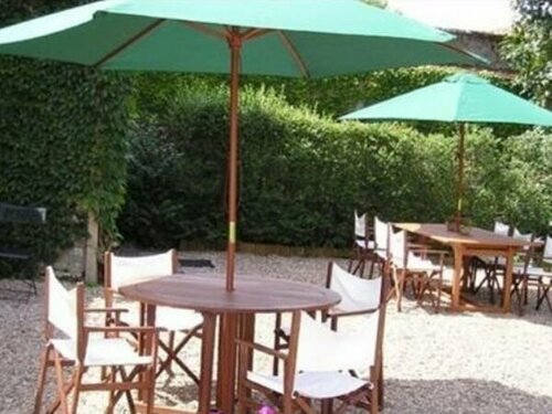 Le relais de chasse, Book Pension Hoteller i Burgund med parkering, Parkering