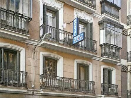 Hostal Prim, Забронировать Хостел Хостелы Мадрида, рядом с Музей истории, Хостел