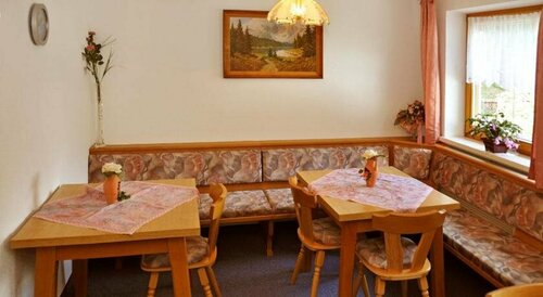 Haus Alpenruh, Book Hotel Hoteller i Tyrol med parkering, Parkering